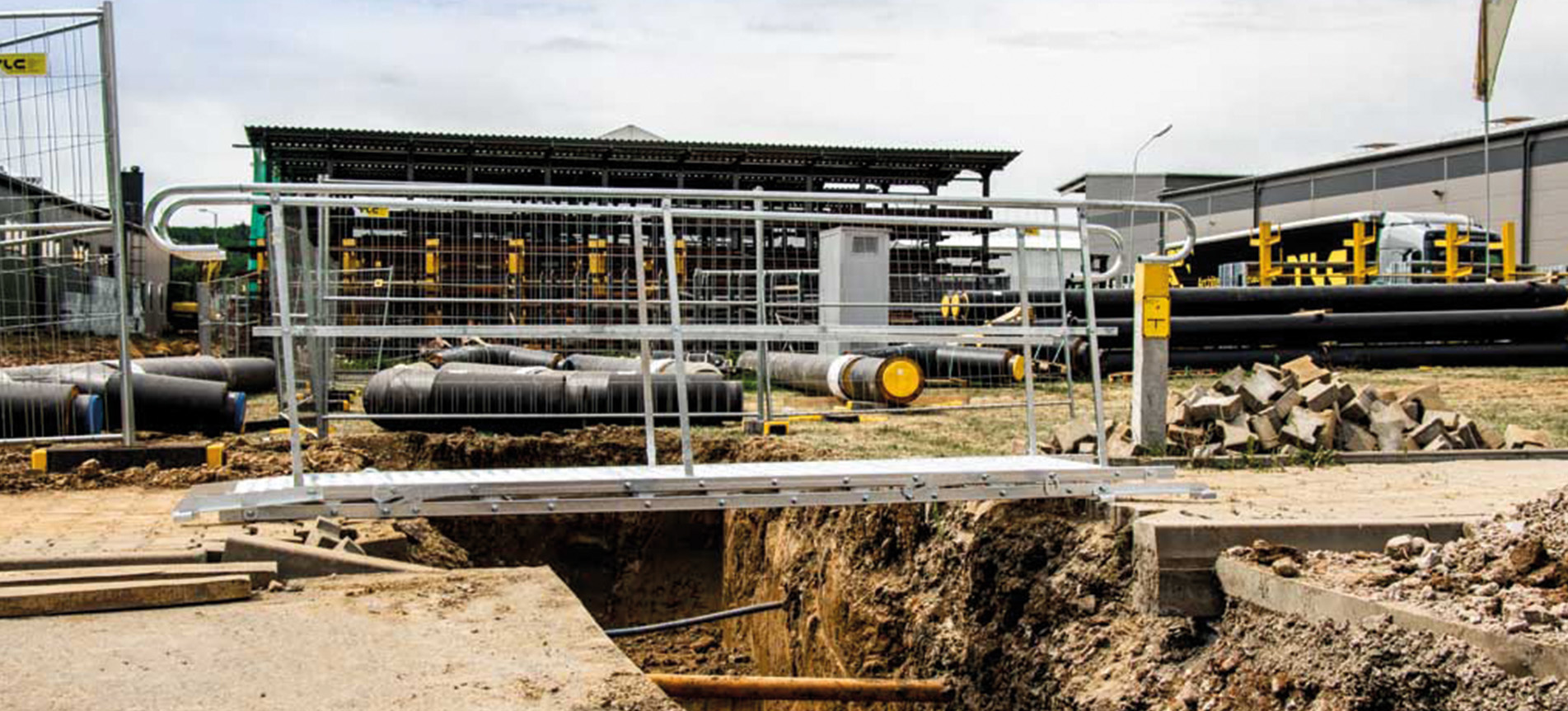 Schody tymczasowe TAS wykorzystane jako kładka tymczasowa