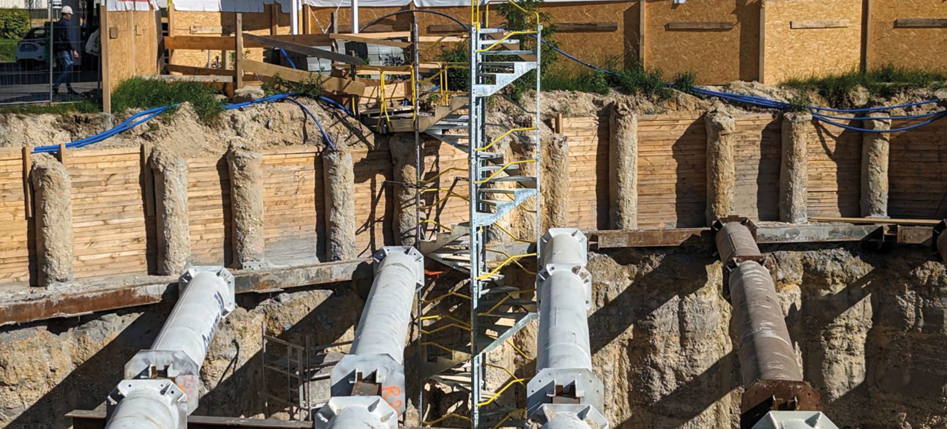 Spiralne schody tymczasowe SST na budowie w Krakowie 