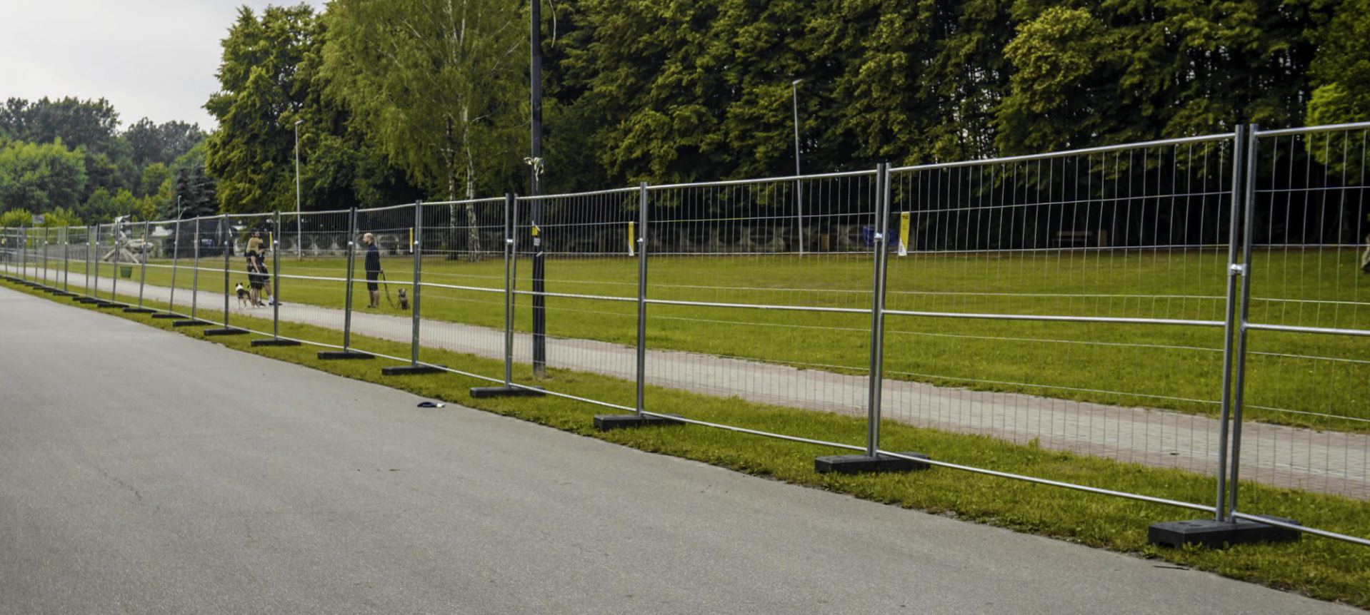 Tymczasowe ogrodzenia ażurowe Mobilt – bezpieczne ogrodzenie eventu w Katowicach